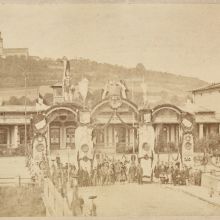 Festdekoration des Bahnhofs in Amberg anlässlich der Rückkehr der Truppen aus Frankreich im August 1871